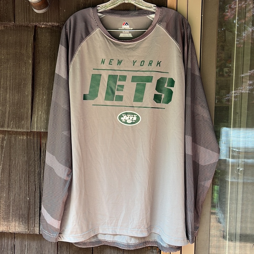 Never worn Majestic Cool Bass XL Jets long sleeve tee
